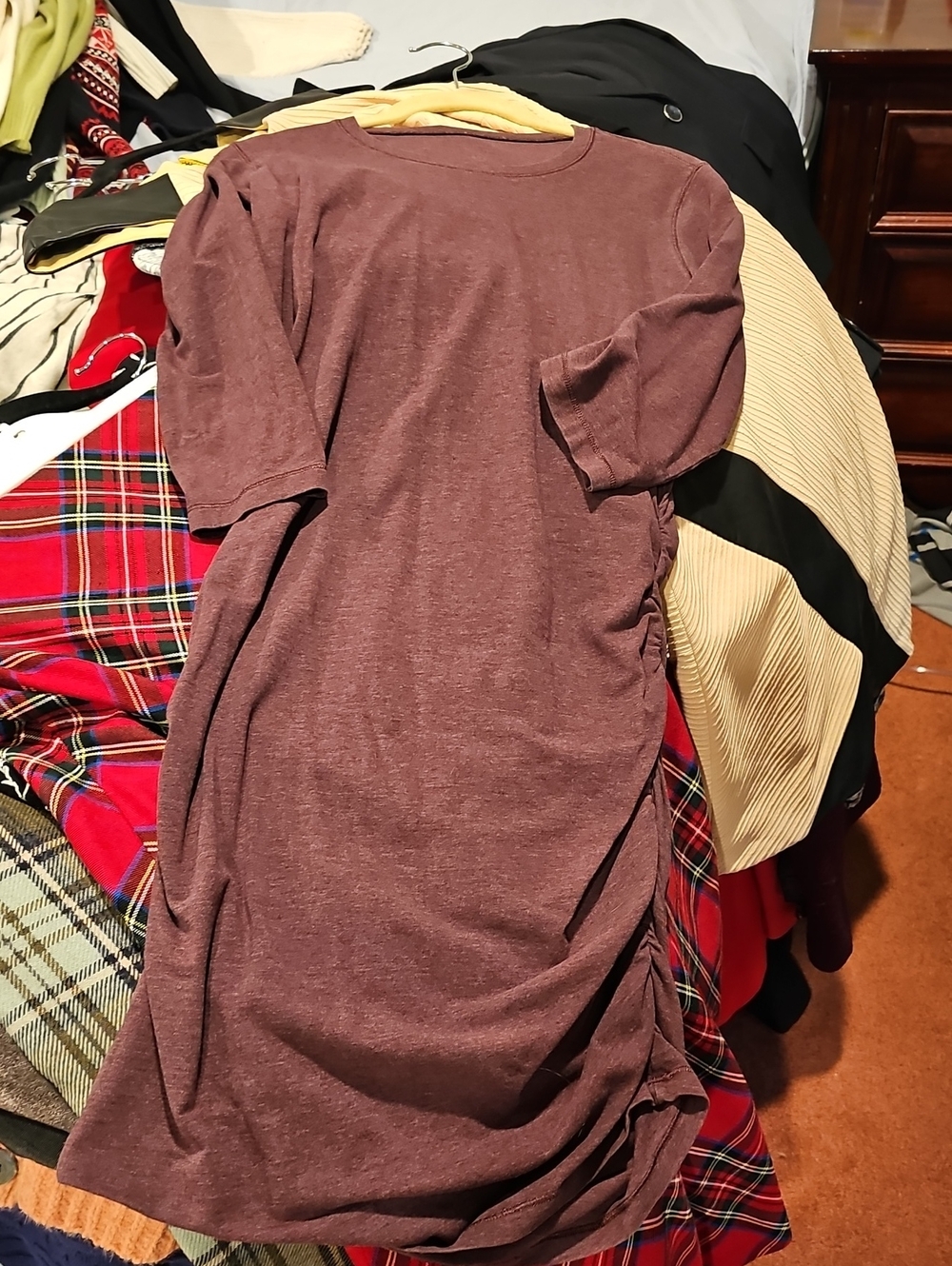 Lululemon Mauve Knit T-Shirt Dress With Ruched Sides By The Knees